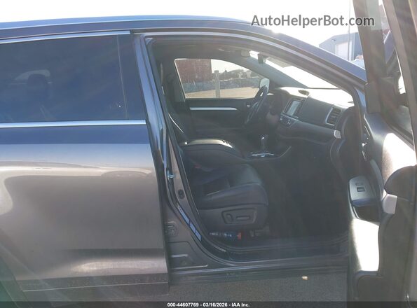 5TDJZRFH0HS458108 2017 TOYOTA LE Gray Սալոնի դիմացի տեսք