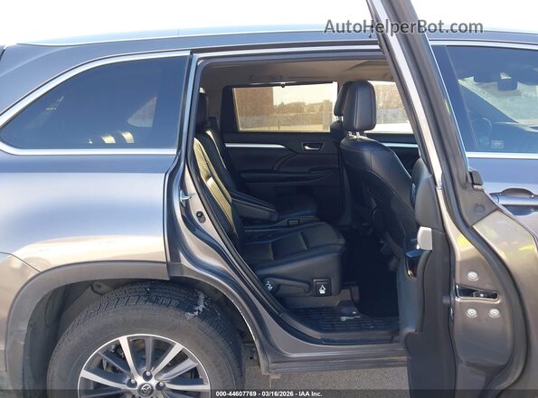 5TDJZRFH0HS458108 2017 TOYOTA LE Gray VIN կոդի պիտակի տեսք