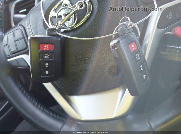 5TDJZRFH0HS458108 2017 TOYOTA LE Gray Առջևի վահանակի տեսք