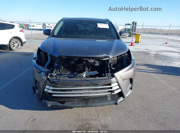 5TDJZRFH0HS458108 2017 TOYOTA LE Gray Սալոնի հետևի տեսք