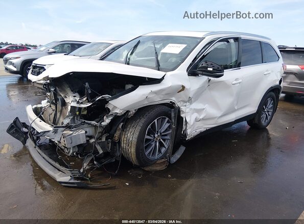 5TDJZRFH0KS596044 2019 TOYOTA LE White Vista tres cuartos delantera izquierda