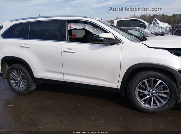 5TDJZRFH0KS596044 2019 TOYOTA LE White Vista interior trasera