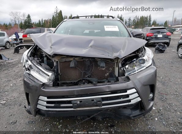 5TDJZRFH1JS534568 2018 TOYOTA LE Gray Vista interior trasera
