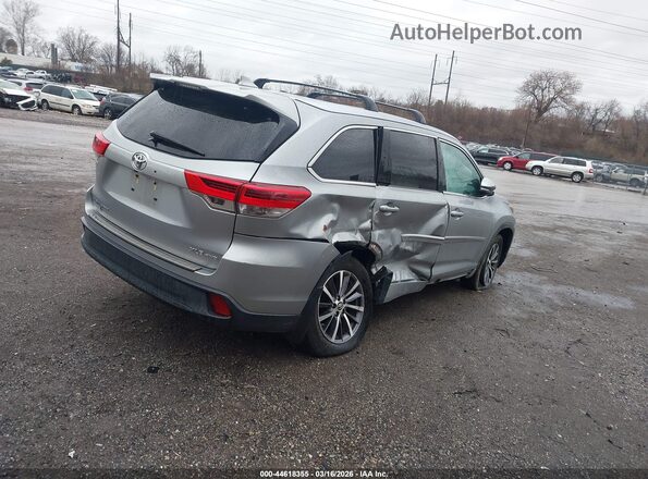 5TDJZRFH2JS892553 2018 TOYOTA LE Серебряный Задняя правая четверть