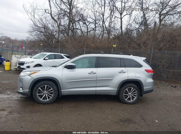 5TDJZRFH2JS892553 2018 TOYOTA LE Серебряный Панорамный вид салона 360°