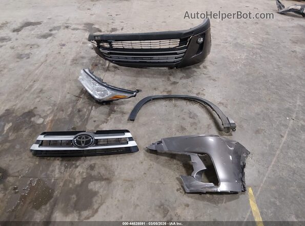 5TDJZRFH2KS563935 2019 TOYOTA LE Серый 