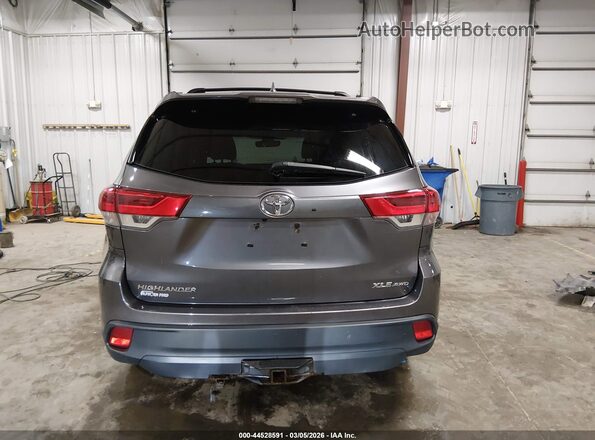 5TDJZRFH2KS563935 2019 TOYOTA LE Серый 