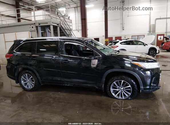 5TDJZRFH3JS541635 2018 TOYOTA LE Black სალონის 360-გრადუსიანი ხედი