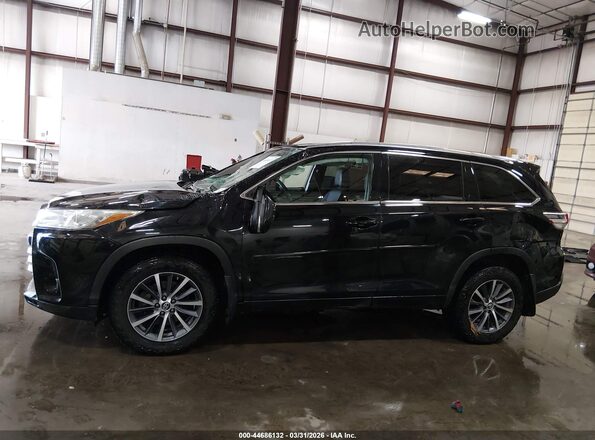 5TDJZRFH3JS541635 2018 TOYOTA LE Black 