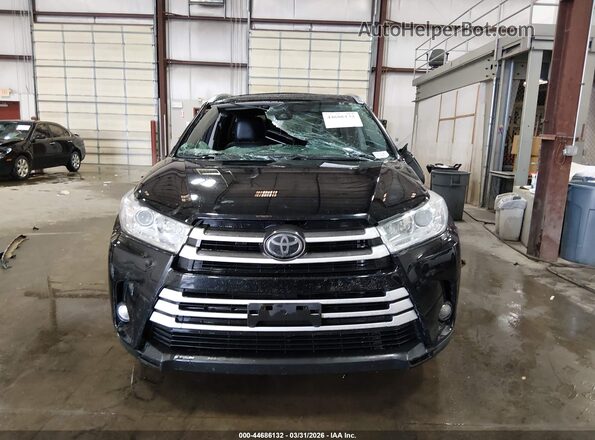 5TDJZRFH3JS541635 2018 TOYOTA LE Black უკანა სალონის ხედი