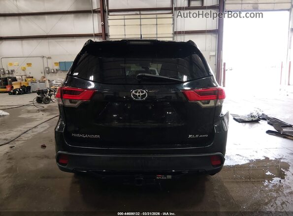 5TDJZRFH3JS541635 2018 TOYOTA LE Black 