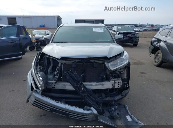 5TDJZRFH5KS930987 2019 TOYOTA LE Silver 
