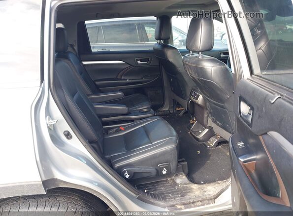 5TDJZRFH5KS930987 2019 TOYOTA LE Silver 