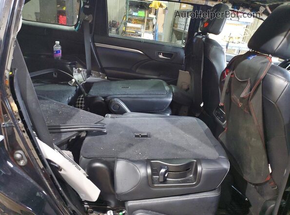 5TDJZRFH6HS369837 2017 TOYOTA HIGHLANDER Black Widok wnętrza z tyłu