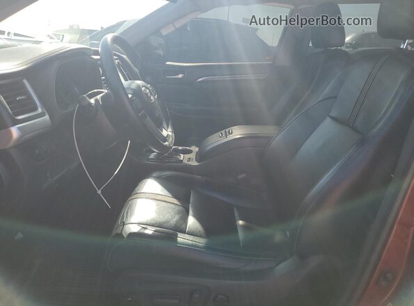 5TDJZRFH6JS541838 2018 TOYOTA HIGHLANDER Красный Вид салона спереди