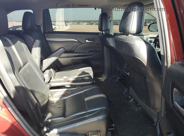 5TDJZRFH6JS541838 2018 TOYOTA HIGHLANDER Красный Вид задней части салона