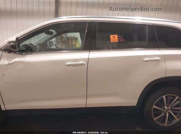 5TDJZRFH9KS574401 2019 TOYOTA LE White 
