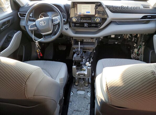 5TDKDRAH2PS500433 2023 TOYOTA HIGHLANDER Silver Вид панелі приладів