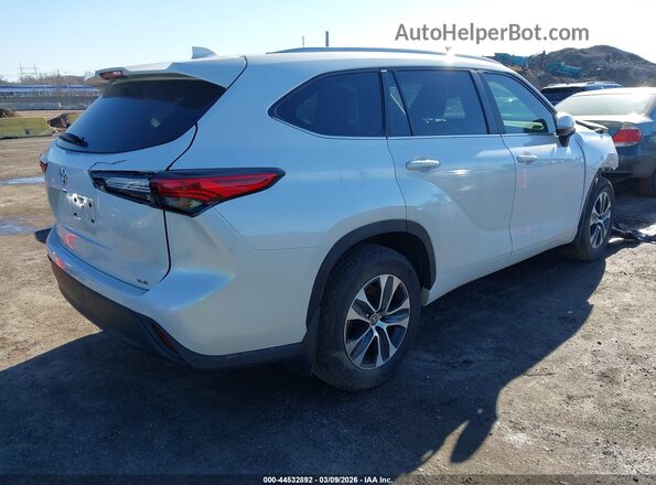5TDKDRAH2PS519418 2023 TOYOTA LE White 