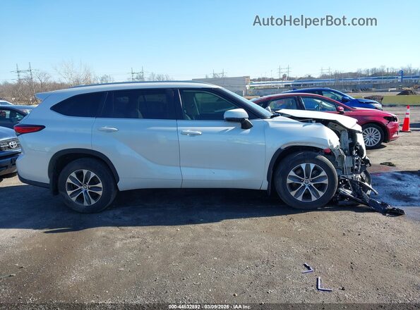5TDKDRAH2PS519418 2023 TOYOTA LE White 