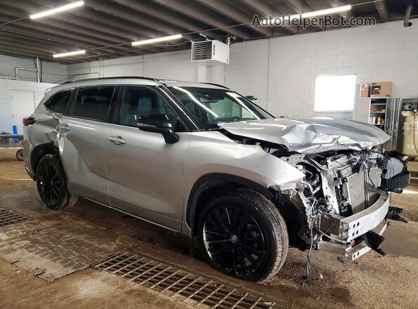 5TDKDRBH1SS581612 2025 TOYOTA HIGHLANDER Silver Передня права чверть
