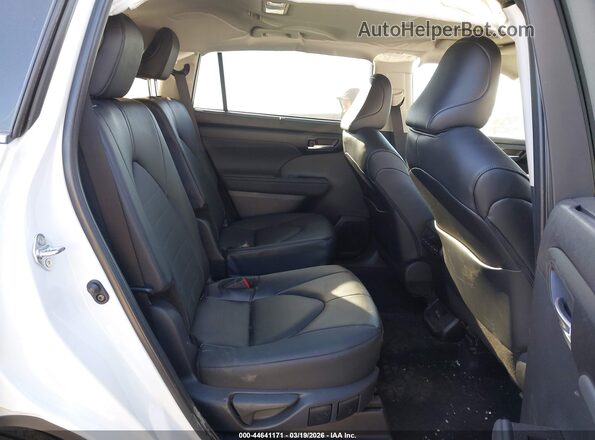 5TDKDRBH1TS599044 2026 TOYOTA LE White VIN կոդի պիտակի տեսք