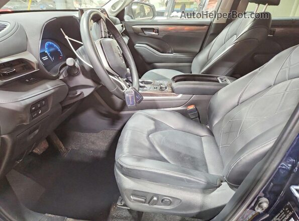 5TDKDRBH2SS582624 2025 TOYOTA HIGHLANDER Blue Widok wnętrza z przodu