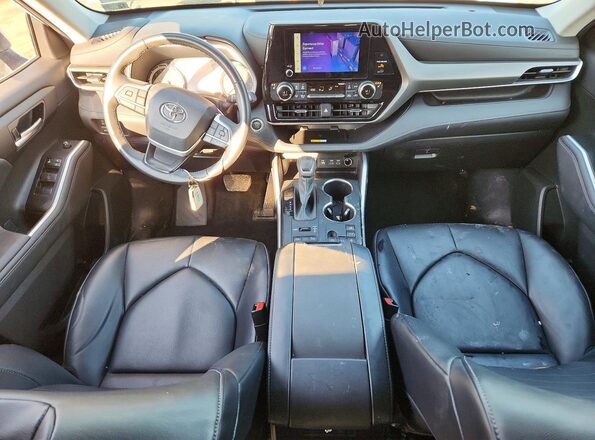 5TDKDRBH4PS023924 2023 TOYOTA HIGHLANDER Белый Вид панели приборов