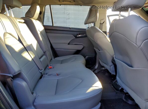 5TDKDRBH4PS511710 2023 TOYOTA HIGHLANDER Green 