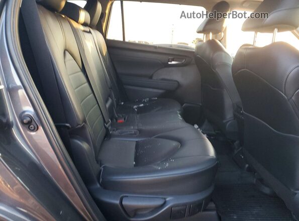 5TDKDRBH6PS036707 2023 TOYOTA HIGHLANDER Charcoal Вид задньої частини салону