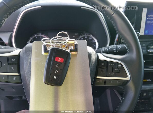 5TDKDRBHXPS047225 2023 TOYOTA LE Silver წინა პანელის ხედი
