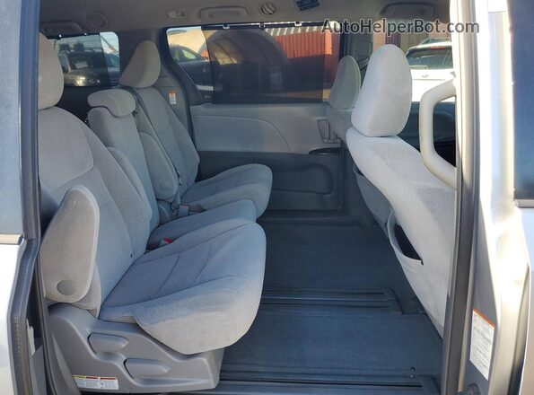 5TDKK3DC7GS691012 2016 TOYOTA SIENNA Silver Вид задньої частини салону