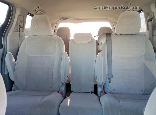 5TDKK3DC7GS691012 2016 TOYOTA SIENNA Silver Вид задніх сидінь