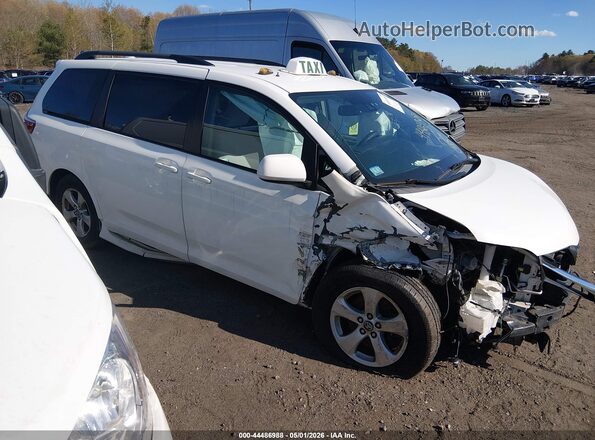 5TDKZ3DC3JS936004 2018 TOYOTA LE White Widok wnętrza z tyłu