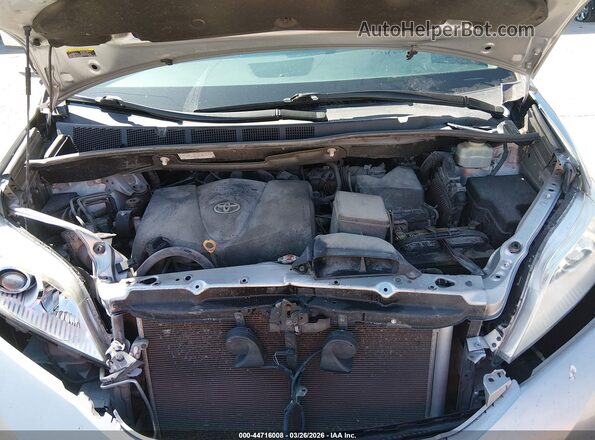5TDKZ3DCXHS895249 2017 TOYOTA LE Silver უკანა ხედი