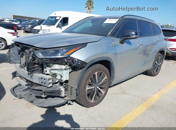 5TDLZRAH2MS066046 2021 TOYOTA HIGHLANDER Серебряный Передняя левая четверть