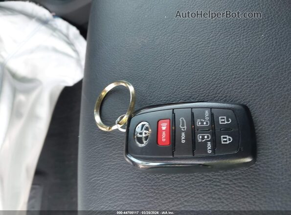 5TDXRKEC4TS303190 2026 TOYOTA SIENNA Navy Widok deski rozdzielczej