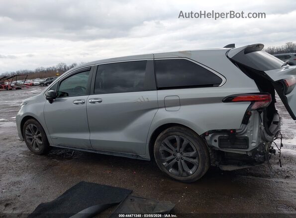 5TDXRKEC5MS005619 2021 TOYOTA SIENNA Silver 360 interior view