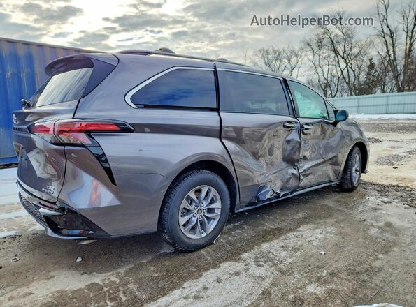 5TDXRKEC8NS117526 2022 TOYOTA SIENNA Gray 