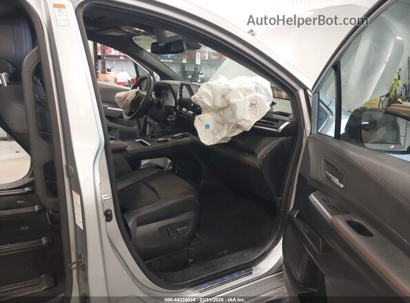 5TDXRKECXPS164933 2023 TOYOTA SIENNA Silver წინა სალონის ხედი
