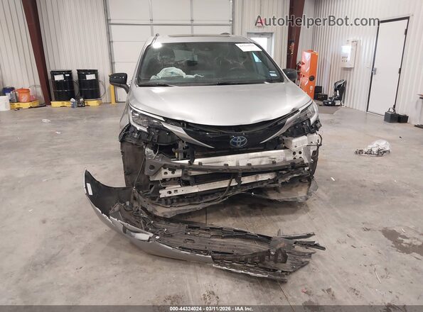 5TDXRKECXPS164933 2023 TOYOTA SIENNA Silver წინა ხედი