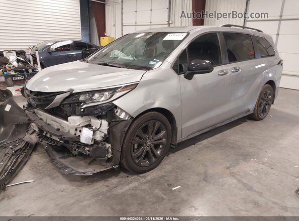 5TDXRKECXPS164933 2023 TOYOTA SIENNA Silver წინა მარცხენა ხედი სამი მეოთხედიდან
