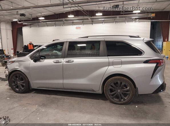 5TDXRKECXPS164933 2023 TOYOTA SIENNA Silver 