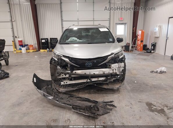 5TDXRKECXPS164933 2023 TOYOTA SIENNA Silver უკანა სალონის ხედი