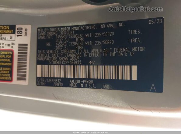 5TDXRKECXPS164933 2023 TOYOTA SIENNA Silver ძრავის განყოფილების ხედი