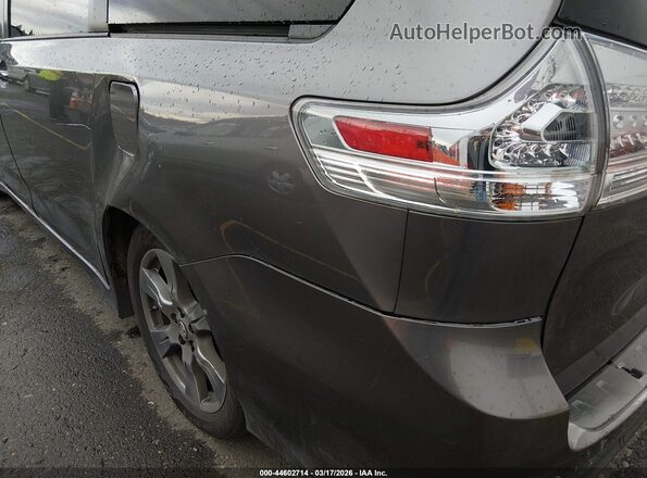 5TDXZ3DC8JS933881 2018 TOYOTA SIENNA Серый 