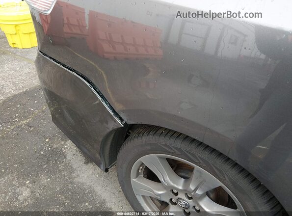 5TDXZ3DC8JS933881 2018 TOYOTA SIENNA Серый 