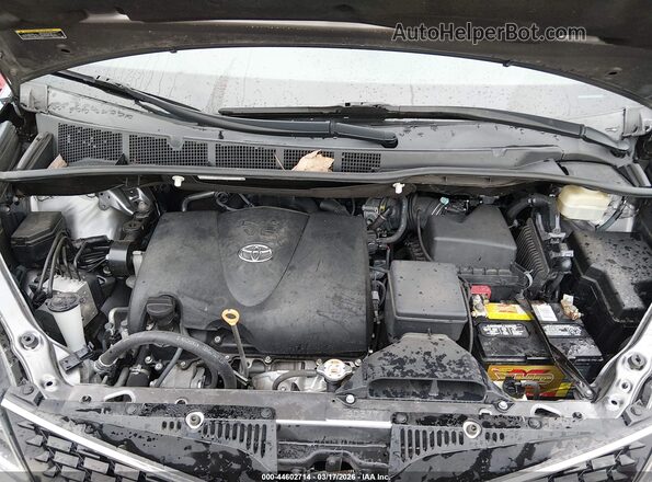 5TDXZ3DC8JS933881 2018 TOYOTA SIENNA Серый 