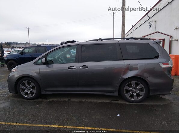 5TDXZ3DC8JS933881 2018 TOYOTA SIENNA Серый 