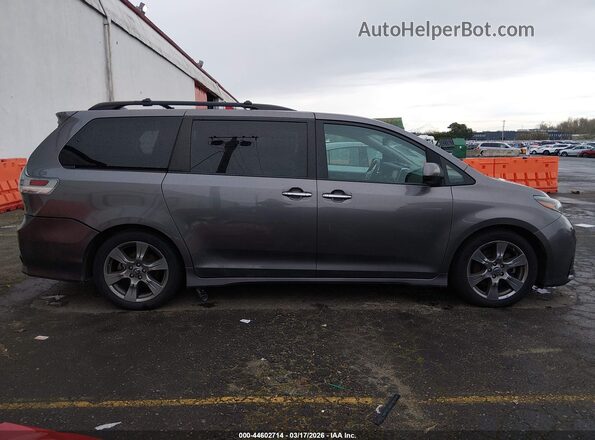 5TDXZ3DC8JS933881 2018 TOYOTA SIENNA Серый 